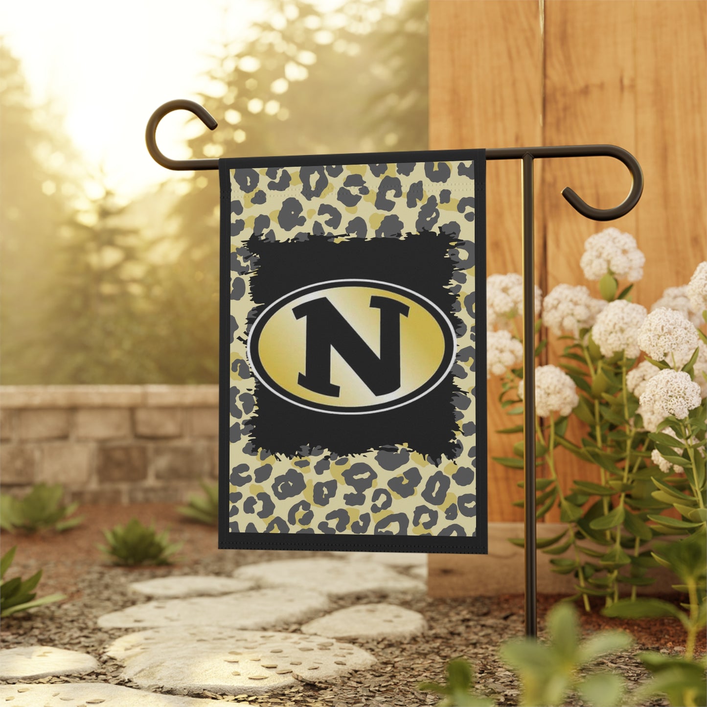 Nettleton Logo Leopard Flag