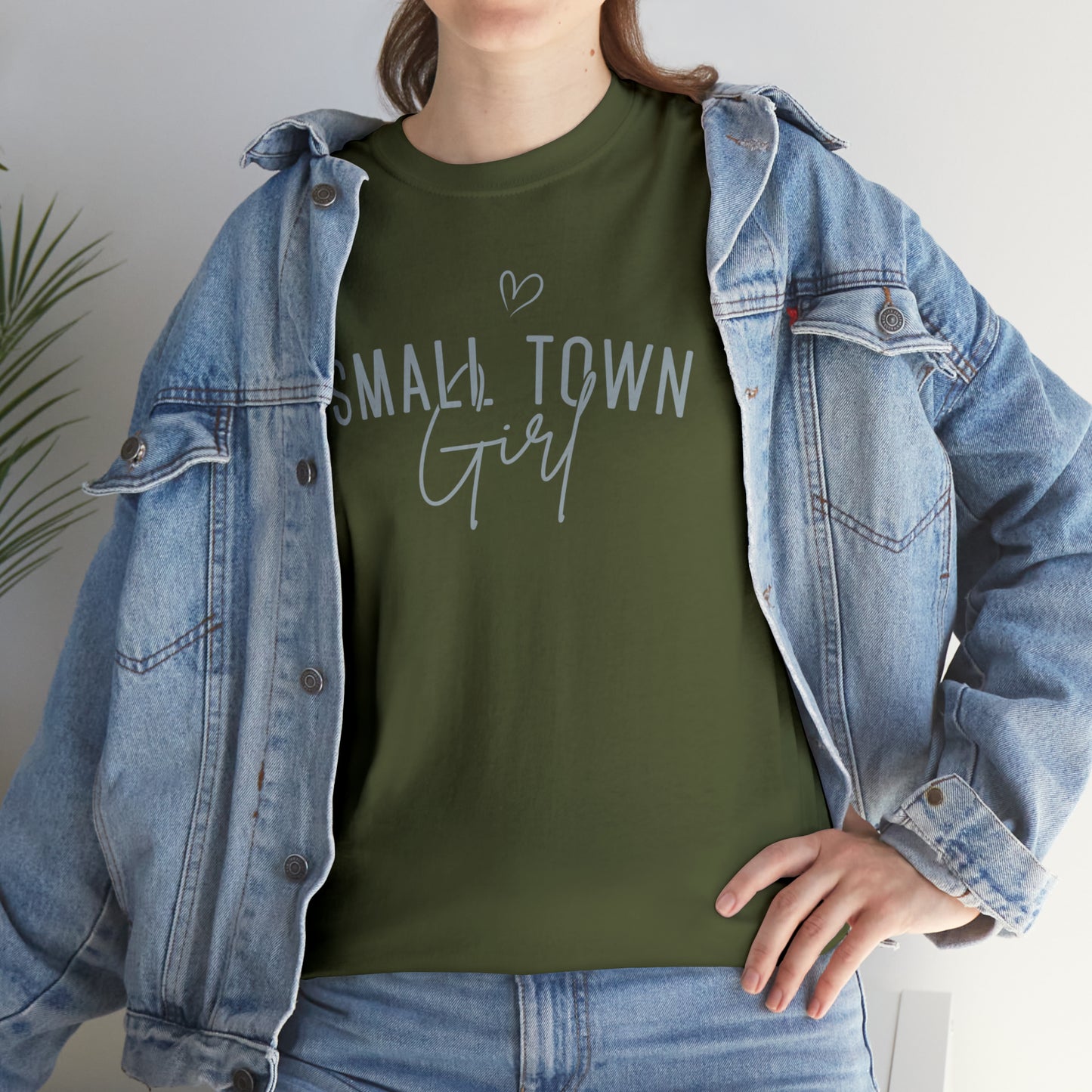 Small town girl Heavy Cotton Tee