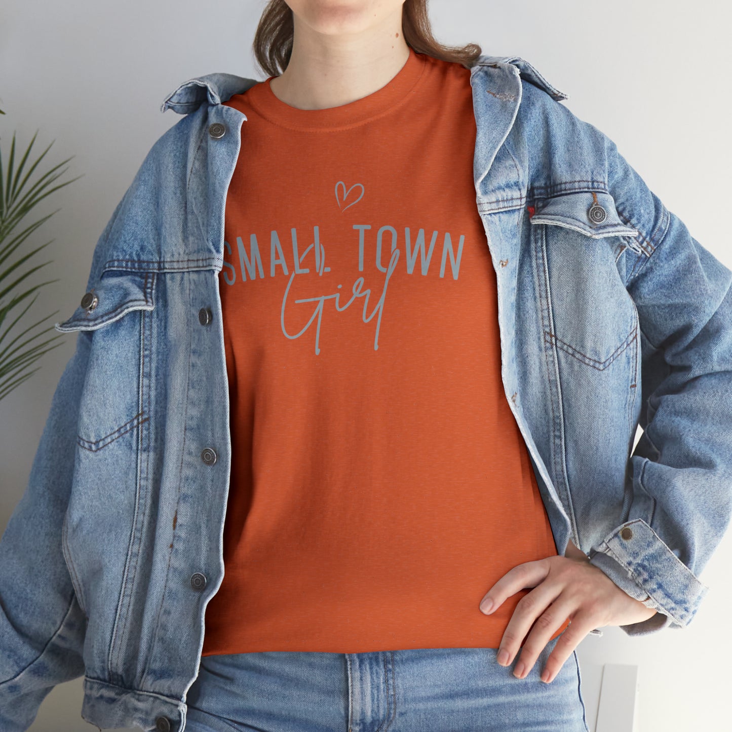 Small town girl Heavy Cotton Tee