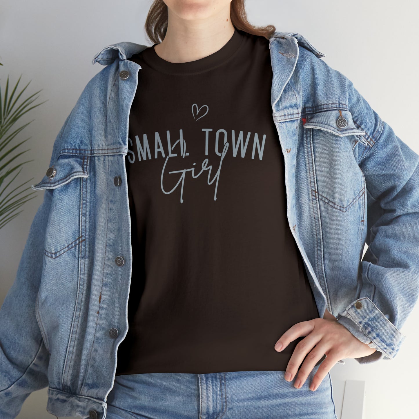 Small town girl Heavy Cotton Tee