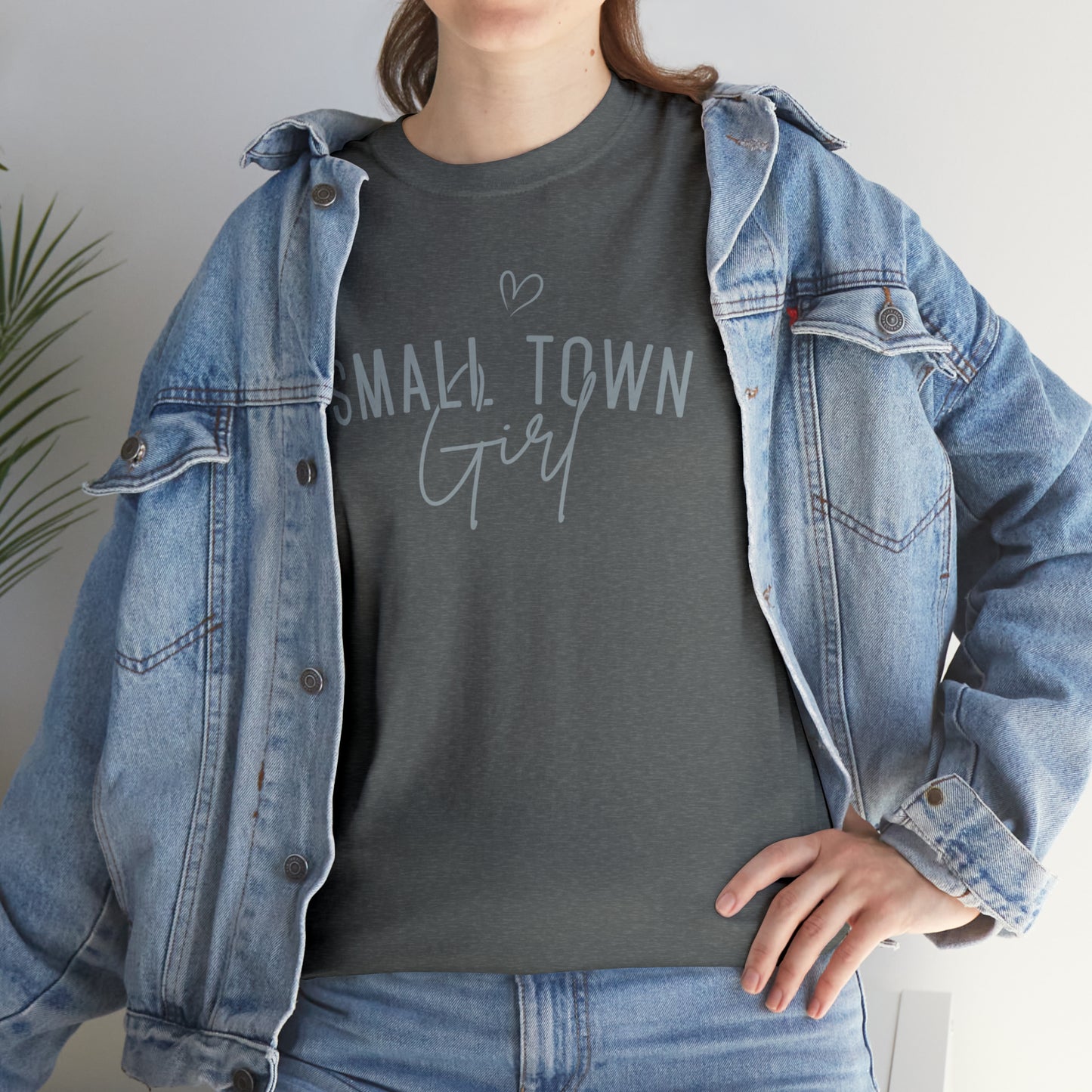 Small town girl Heavy Cotton Tee